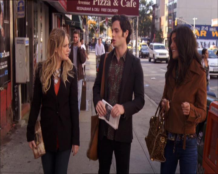 GossipGirlFan_dot_nl-3x09TheyShootHumphreyDontThey0416.jpg