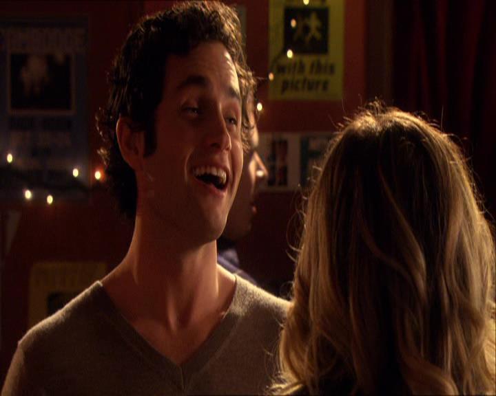 GossipGirlFan_dot_nl-3x09TheyShootHumphreyDontThey1284.jpg GossipGirlFan_dot_nl-3x09TheyShootHumphreyDontThey1284.jpg