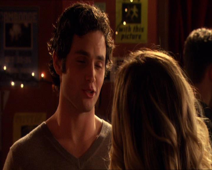 GossipGirlFan_dot_nl-3x09TheyShootHumphreyDontThey1285.jpg GossipGirlFan_dot_nl-3x09TheyShootHumphreyDontThey1285.jpg