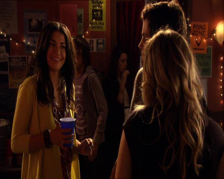 GossipGirlFan_dot_nl-3x09TheyShootHumphreyDontThey1295.jpg GossipGirlFan_dot_nl-3x09TheyShootHumphreyDontThey1295.jpg