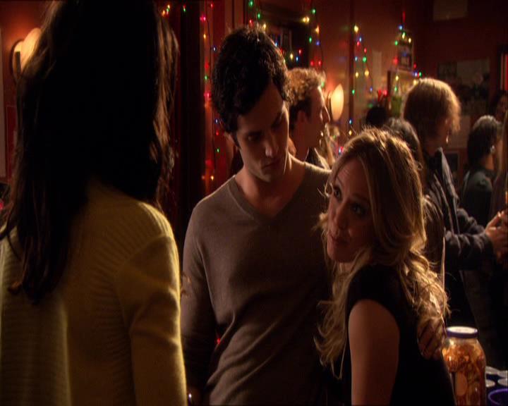 GossipGirlFan_dot_nl-3x09TheyShootHumphreyDontThey1302.jpg