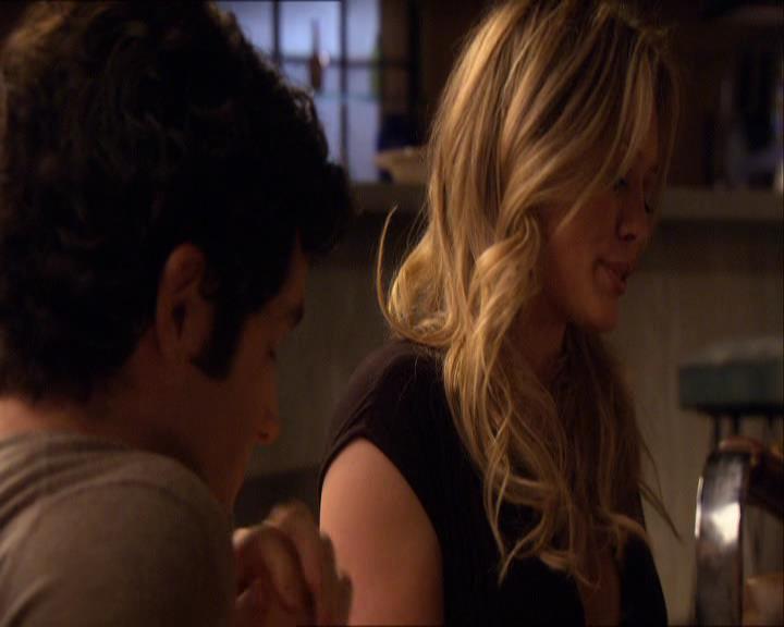 GossipGirlFan_dot_nl-3x09TheyShootHumphreyDontThey1693.jpg