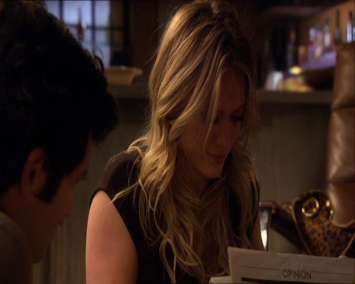 GossipGirlFan_dot_nl-3x09TheyShootHumphreyDontThey1703.jpg