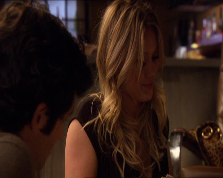 GossipGirlFan_dot_nl-3x09TheyShootHumphreyDontThey1706.jpg