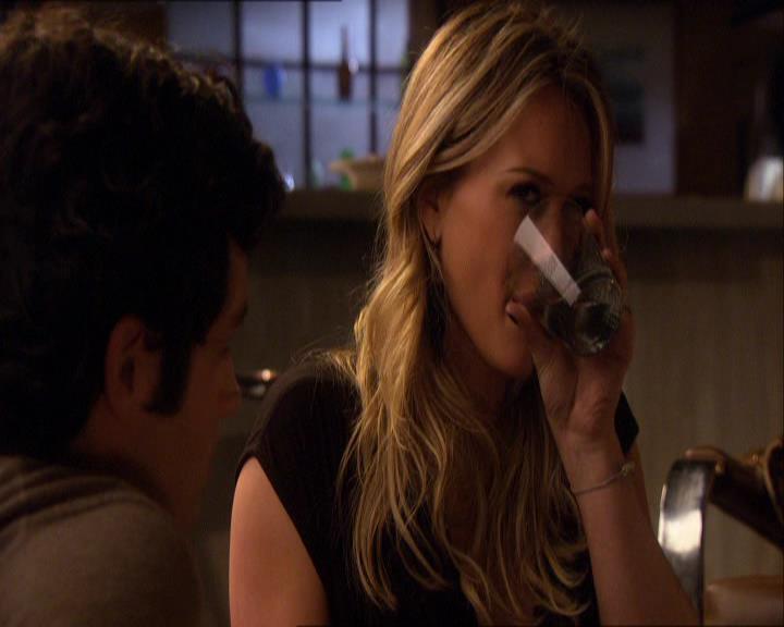 GossipGirlFan_dot_nl-3x09TheyShootHumphreyDontThey1732.jpg