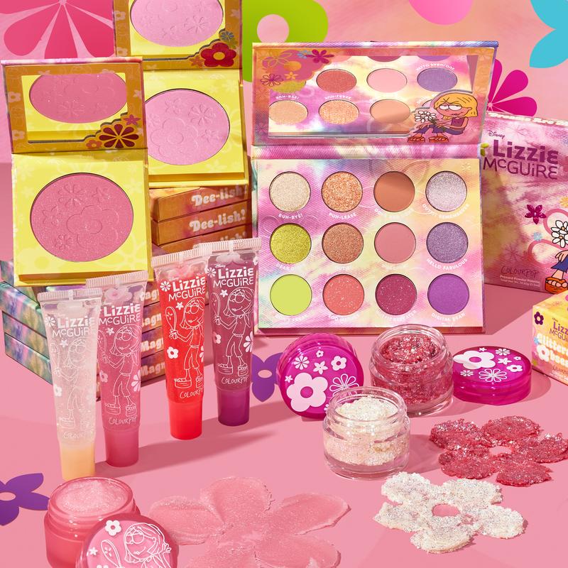 dearlizziemcguire-fullset002.jpg