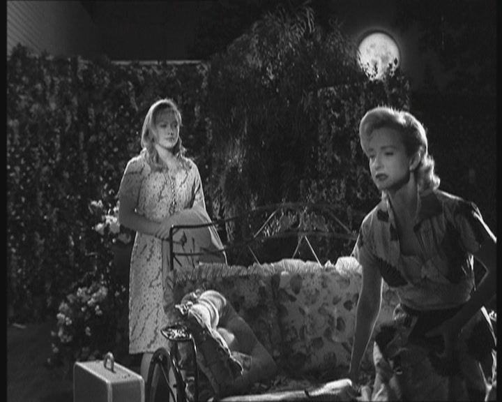 DailyDuff-dot-nl_2x03MomsBestFriend0224.jpg DailyDuff-dot-nl_2x03MomsBestFriend0224.jpg