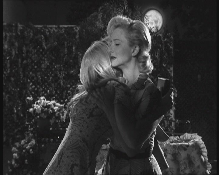 DailyDuff-dot-nl_2x03MomsBestFriend0259.jpg DailyDuff-dot-nl_2x03MomsBestFriend0259.jpg