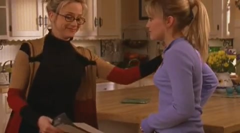 DailyDuff-dot-org_LizzieMcGuire-2x12BestDressedforMuchLess0758.jpg