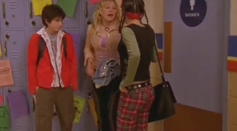 DailyDuff-dot-org_LizzieMcGuire-2x12BestDressedforMuchLess0990.jpg