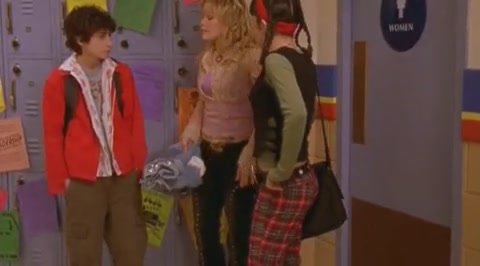 DailyDuff-dot-org_LizzieMcGuire-2x12BestDressedforMuchLess0991.jpg