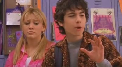 DailyDuff-dot-org_LizzieMcGuire-2x13YoureaGoodManLizzieMcGuire0391.jpg