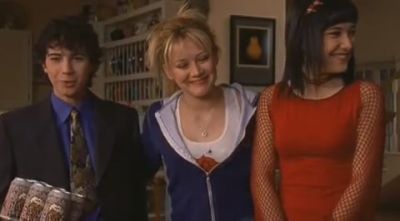 DailyDuff-dot-org_LizzieMcGuire-2x13YoureaGoodManLizzieMcGuire1223.jpg