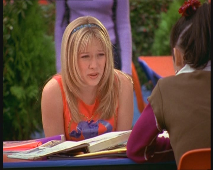 DailyDuff-dot-org_LizzieMcGuire-MovingUp0637.jpg DailyDuff-dot-org_LizzieMcGuire-MovingUp0637.jpg