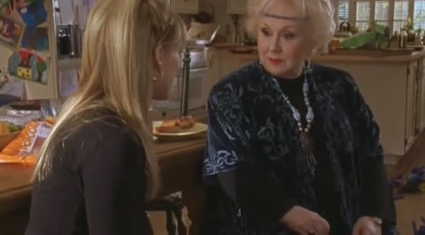 DailyDuff-dot-org_LizzieMcGuire-2x29GrandOleGrandma0891.jpg