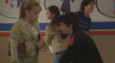 DailyDuff-dot-org_LizzieMcGuire-2x31TheGordoShuffle0529.jpg