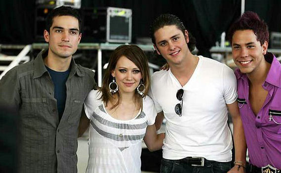 2006-Rebelde-OnSet002.jpg 2006-Rebelde-OnSet002.jpg