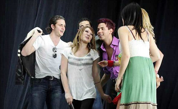 2006-Rebelde-OnSet005.jpg 2006-Rebelde-OnSet005.jpg