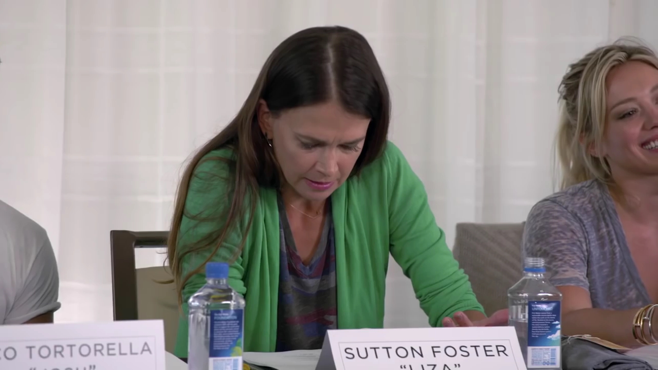 DailyDuff-dot-nl_Younger-S2TableRead0063.jpg