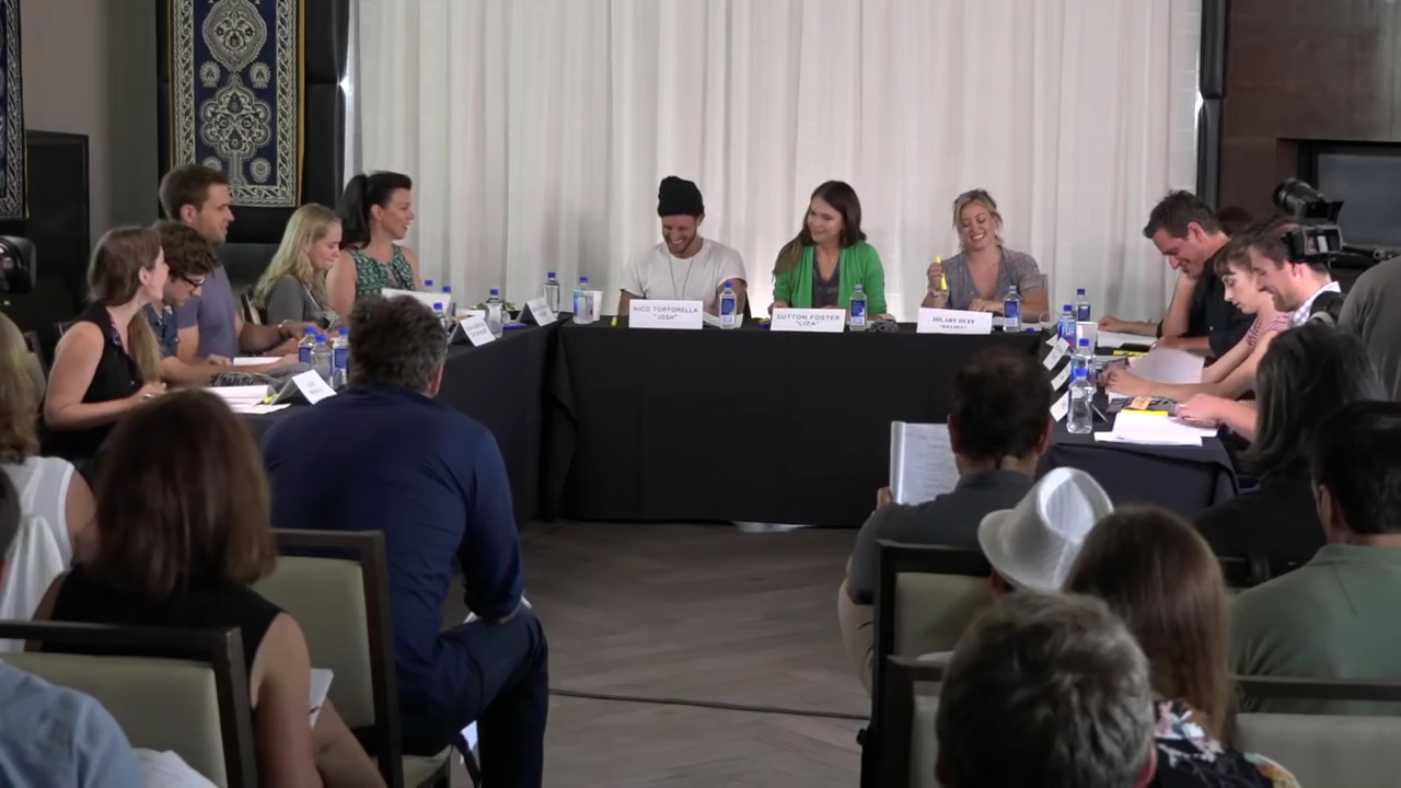 DailyDuff-dot-nl_Younger-S2TableRead0099.jpg