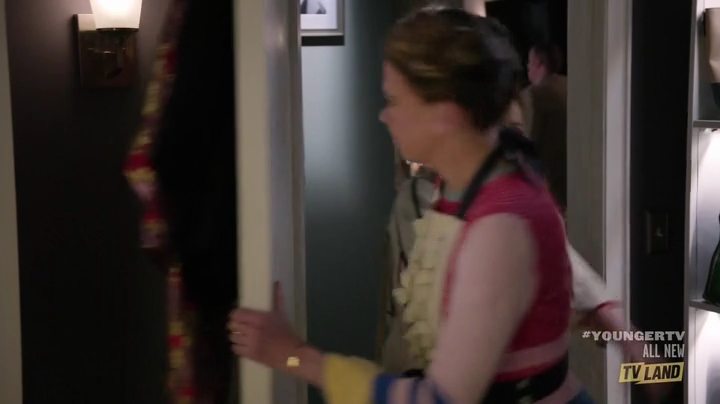 DailyDuff-dot-NL_Younger4x02GettinHyggeWithIt1007.jpg DailyDuff-dot-NL_Younger4x02GettinHyggeWithIt1007.jpg