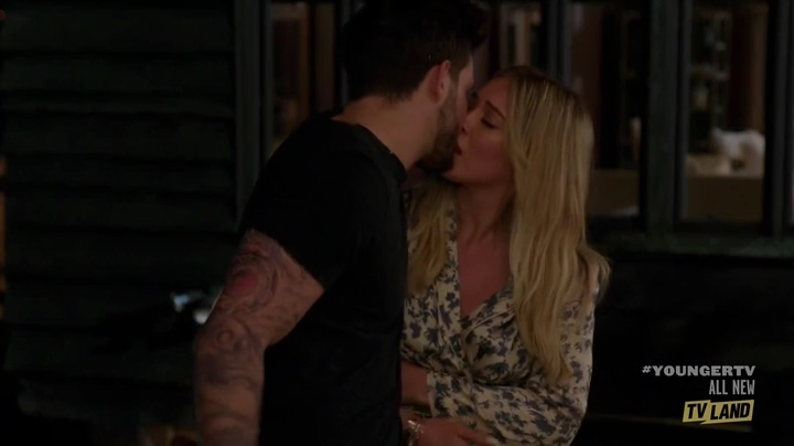 DailyDuff-dot-nl_Younger4x07FeverPitch1121.jpg DailyDuff-dot-nl_Younger4x07FeverPitch1121.jpg