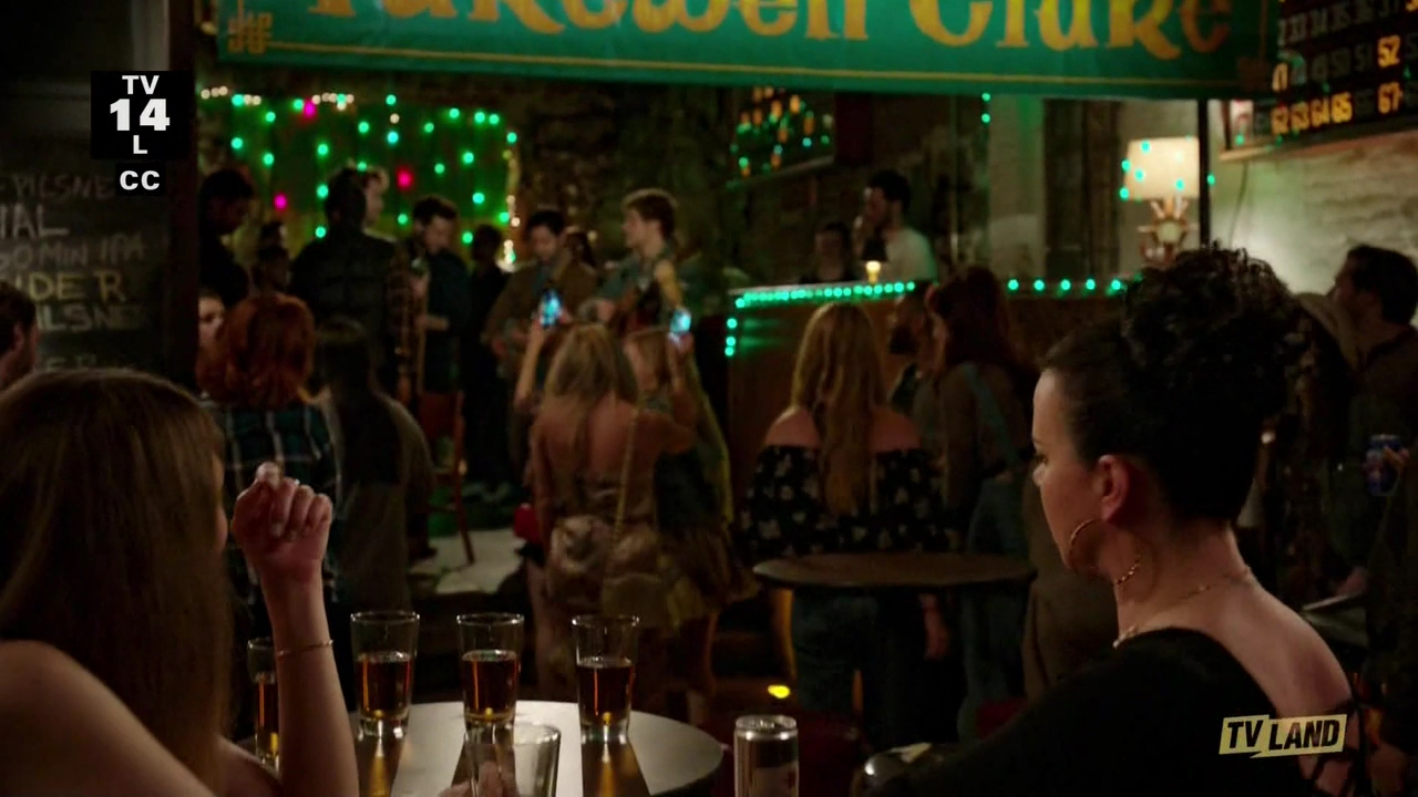 DailyDuff-dot-nl_Younger4x11ItsLoveActually0007.jpg