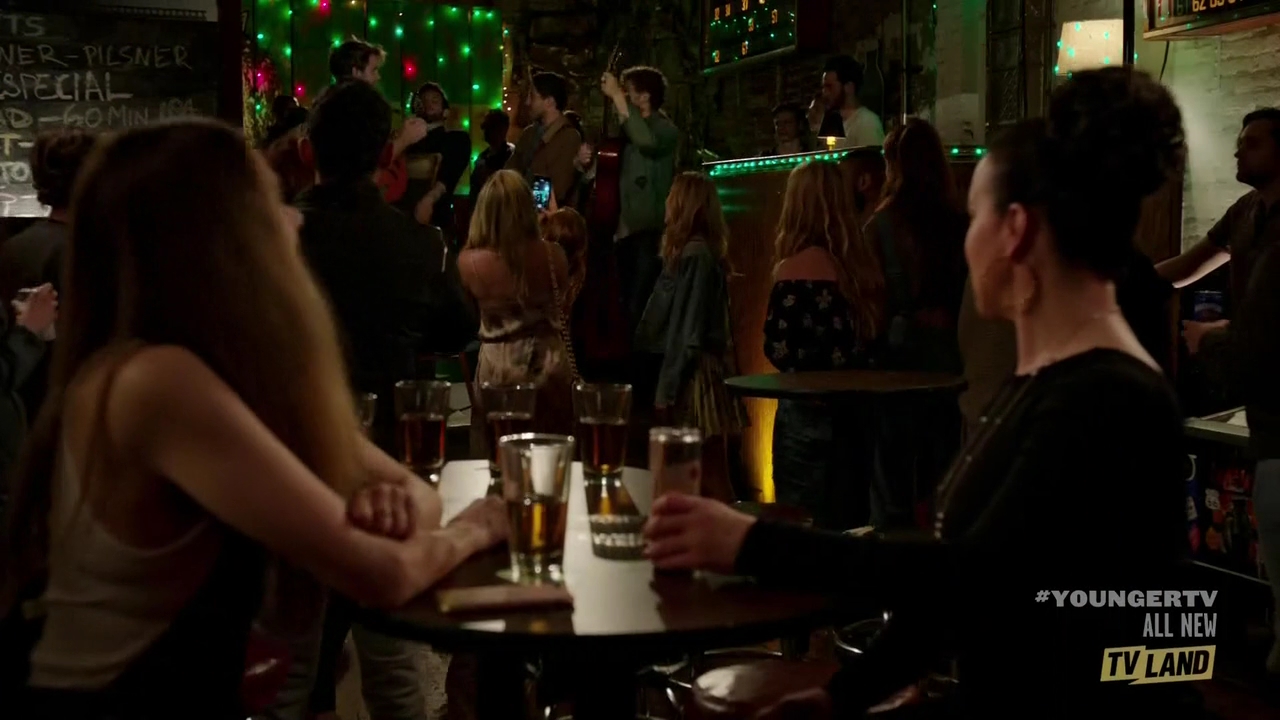 DailyDuff-dot-nl_Younger4x11ItsLoveActually0033.jpg