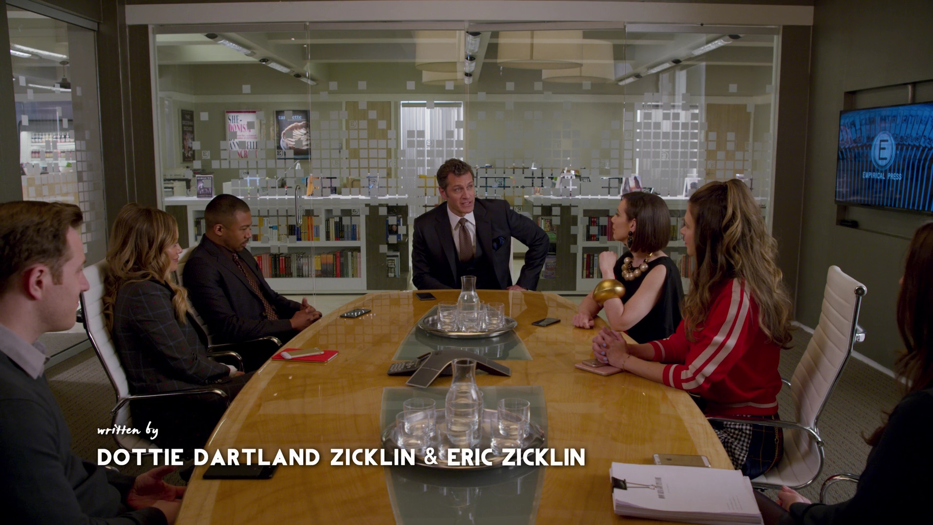 DailyDuff-dot-nl_Younger5x020294.jpg