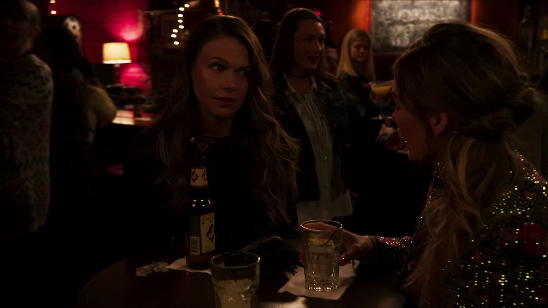 DailyDuff-dot-nl_Younger5x020695.jpg