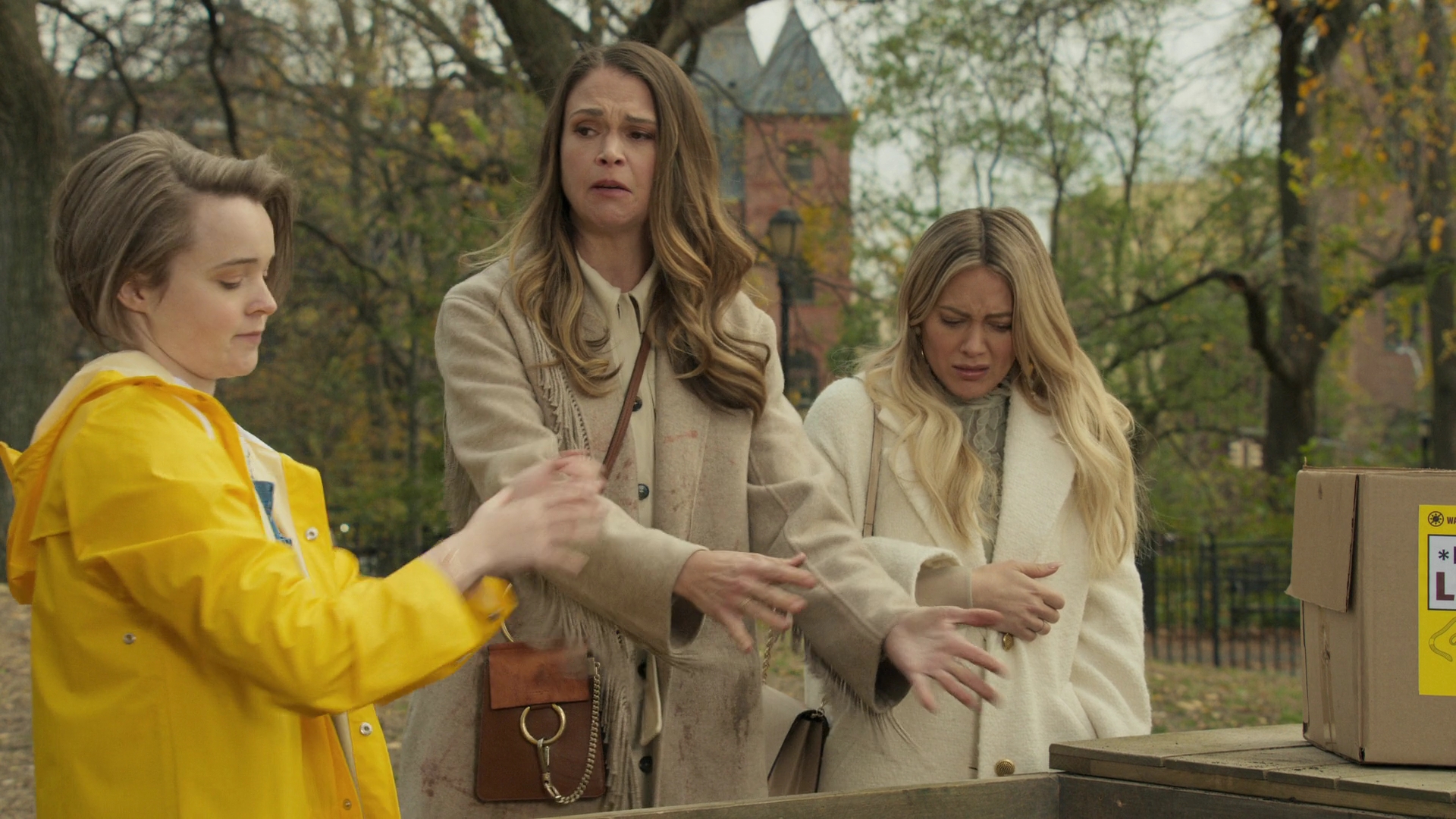 DailyDuff-dot-nl_Younger7x02ItsTheEndOfTheWorldWormGirl0595.jpg
