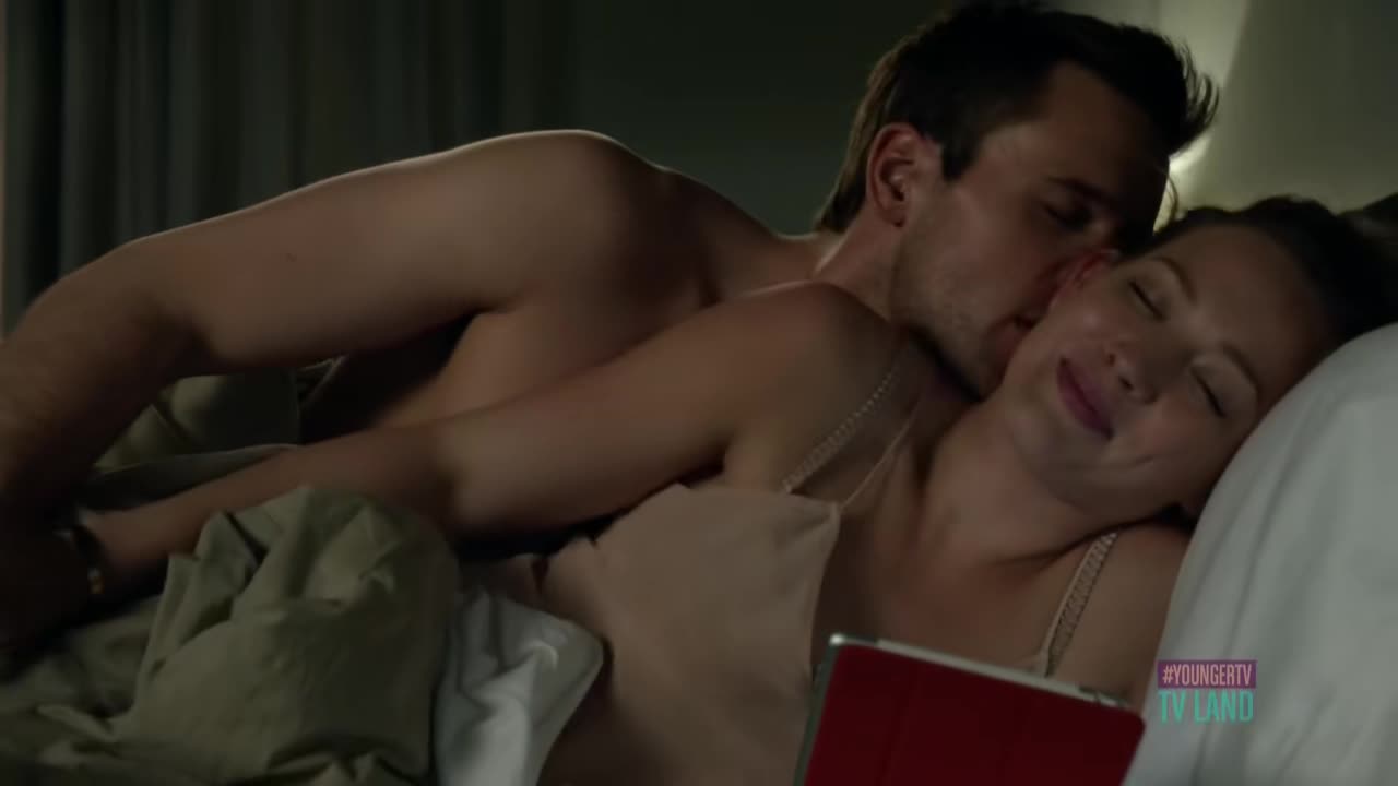 DailyDuff-dot-nl_Younger1x01-00079.jpg
