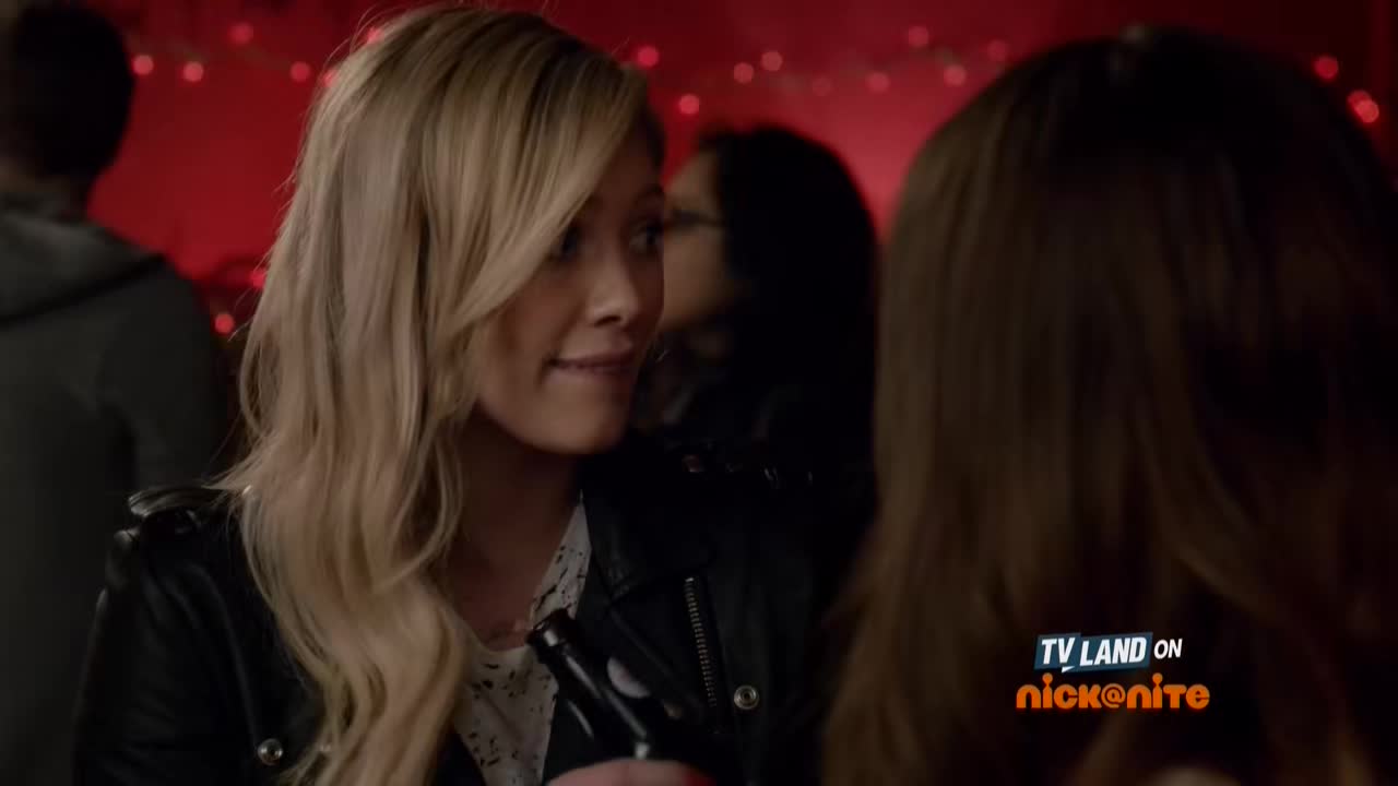 DailyDuff-dot-nl_Younger1x07-00027.jpg